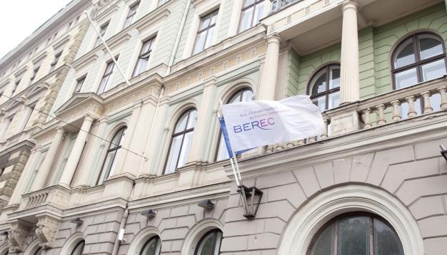 Līdz 7. jūlijam izsludināta pieteikšanās praksei BEREC birojā Rīgā